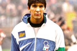 雷速体育app-包含老将卡西利亚斯宣布退役，足坛传奇生涯画上句号的词条