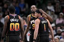 雷速体育-雄鹿在激战中胜出，继续领跑