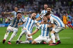 雷速体育官网首页-阿根廷队击败巴西队，晋级南美洲杯决赛！