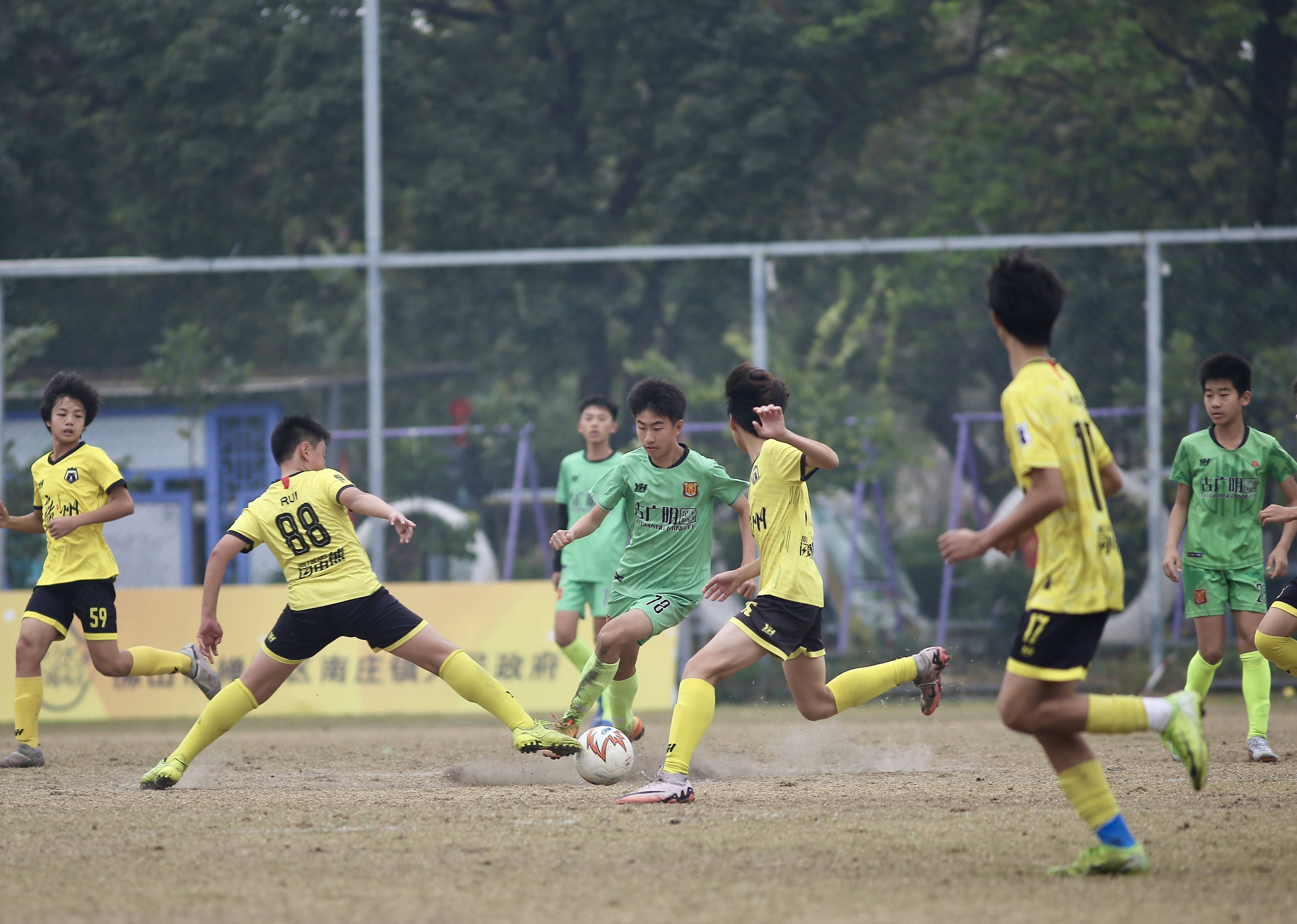 社会足球胜出对决,力争保持战胜姿态 社会足球胜出对决,力争保持战胜姿态