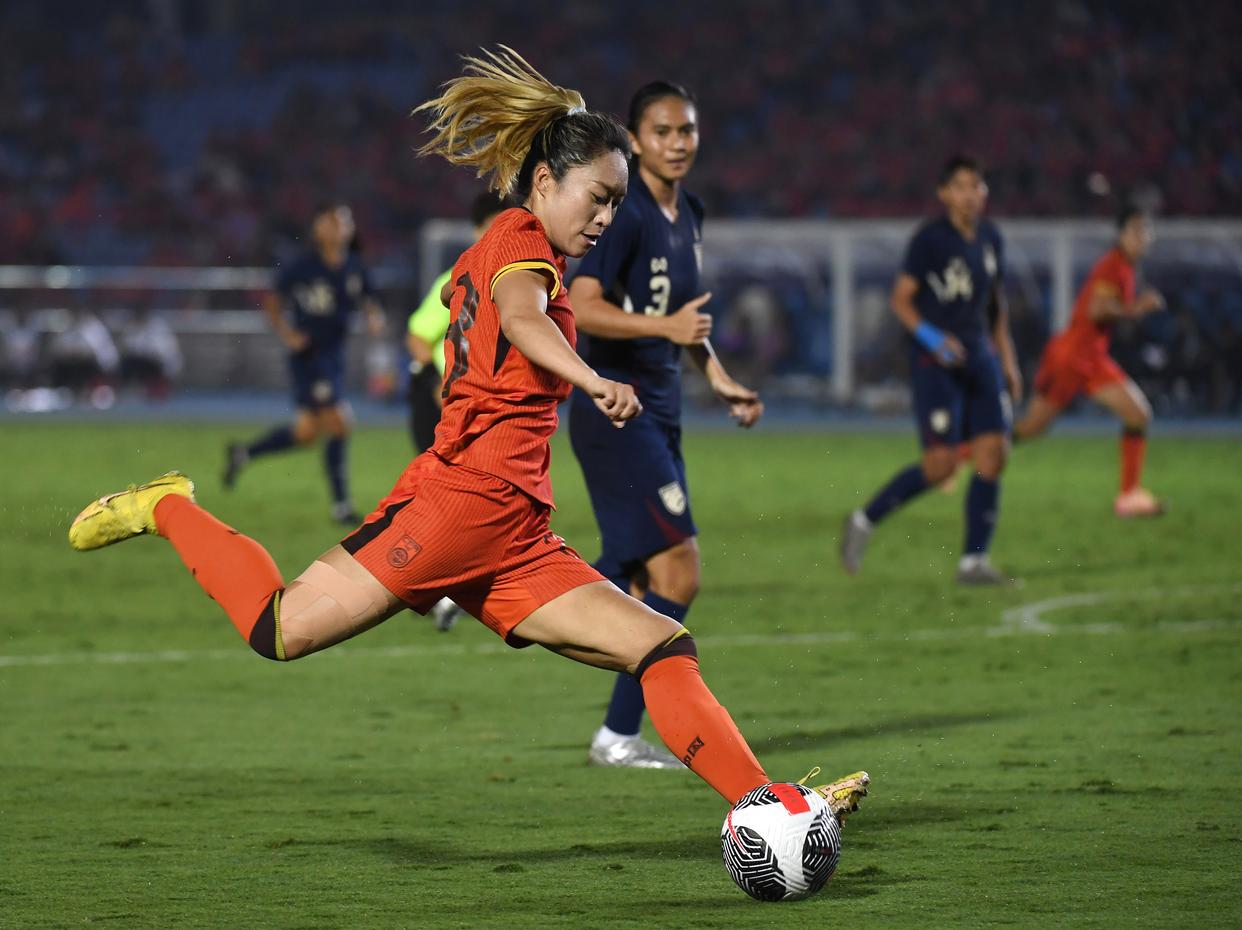 关于红红火火的比拼:女足球队再创佳绩的信息 关于红红火火的比拼:女足球队再创佳绩的信息