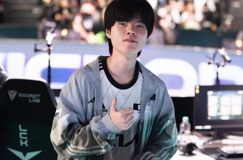 关于EDG绝杀KT，Deft开启传奇时刻宿命之战2025世界赛，技惊四座的信息