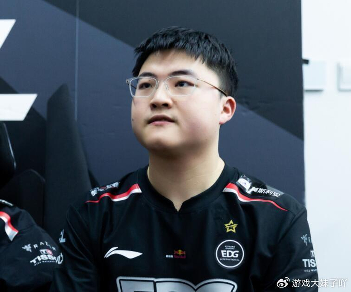 GEN鏖战CLG,Uzi团战一打五宿命之战八强赛,成为赛场最大亮点的简单介绍 GEN鏖战CLG,Uzi团战一打五宿命之战八强赛,成为赛场最大亮点的简单介绍