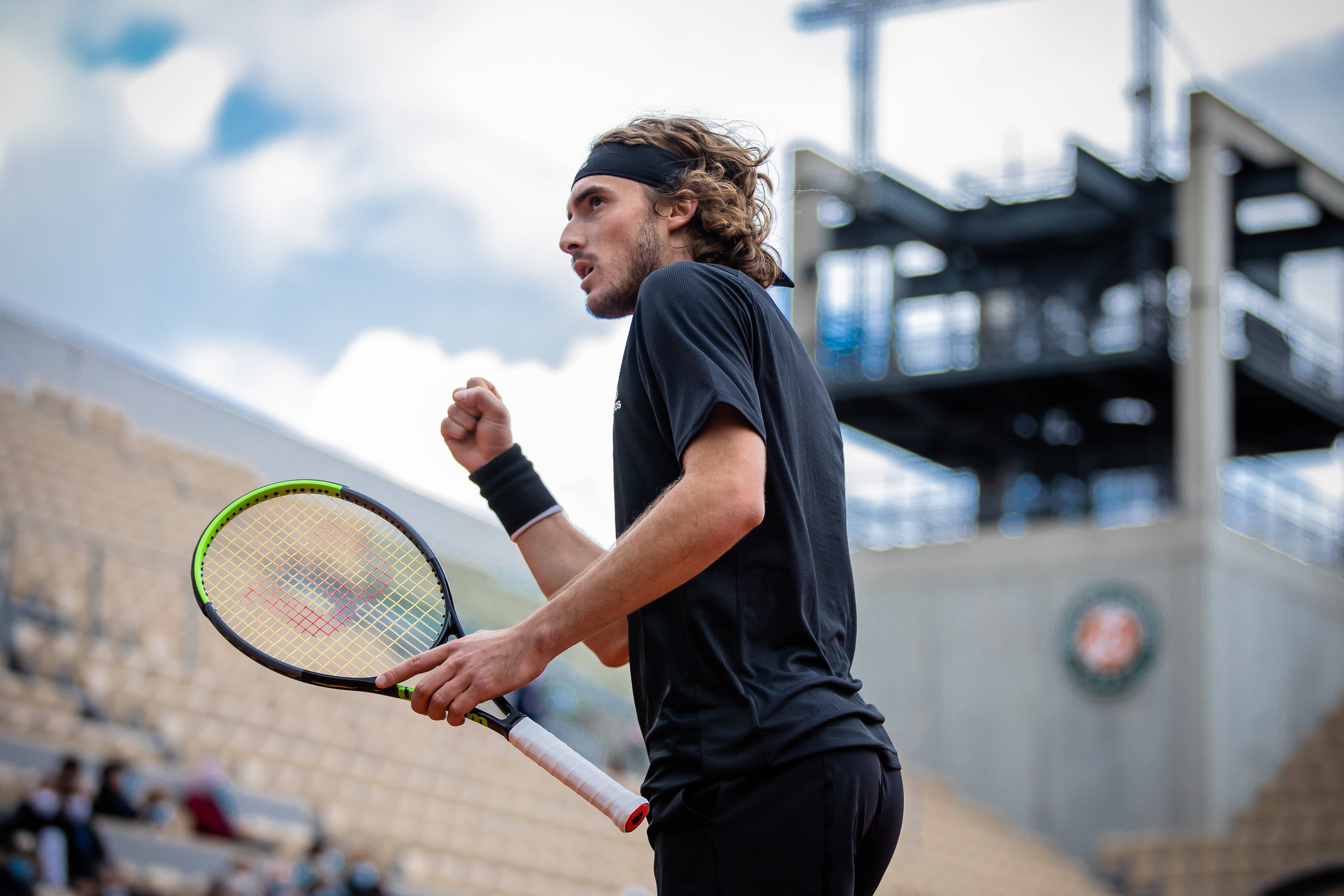 世界网球队绝地反击法国网球队，西西帕斯完成帽子戏法的简单介绍