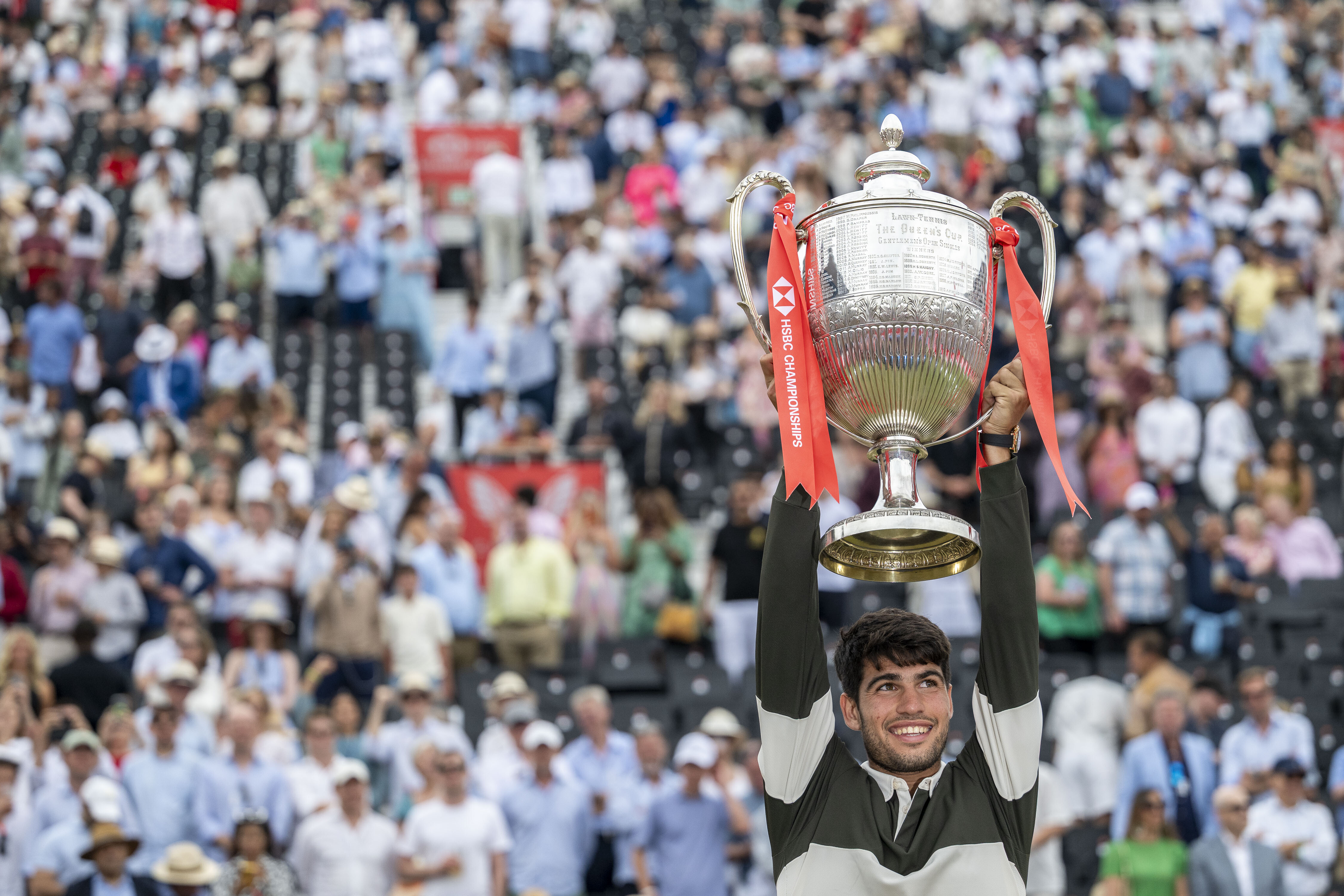 关于英国网球队力克欧洲网球队，阿尔卡拉斯制霸全场的信息