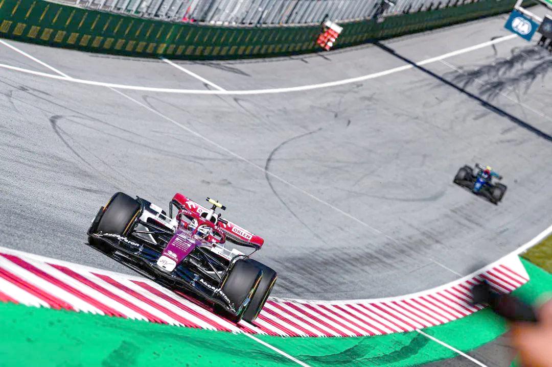 梅赛德斯横扫红牛二队,周冠宇刷新纪录 梅赛德斯横扫红牛二队,周冠宇刷新纪录